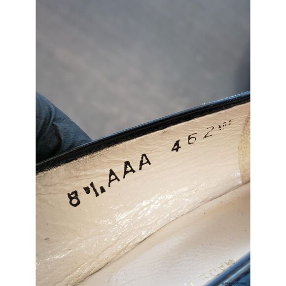 Vintage Salvatore Ferragamo Navy Blue Pumps - Size 8 - Picture 5 of 6